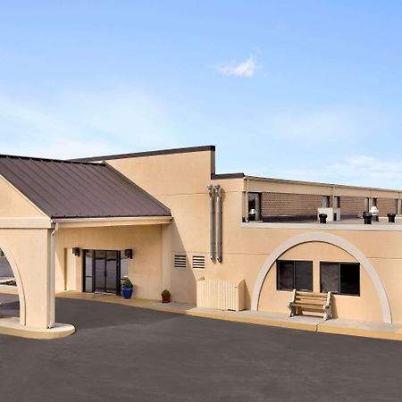 מלון Super 8 By Wyndham Chambersburg I-81 מראה חיצוני תמונה