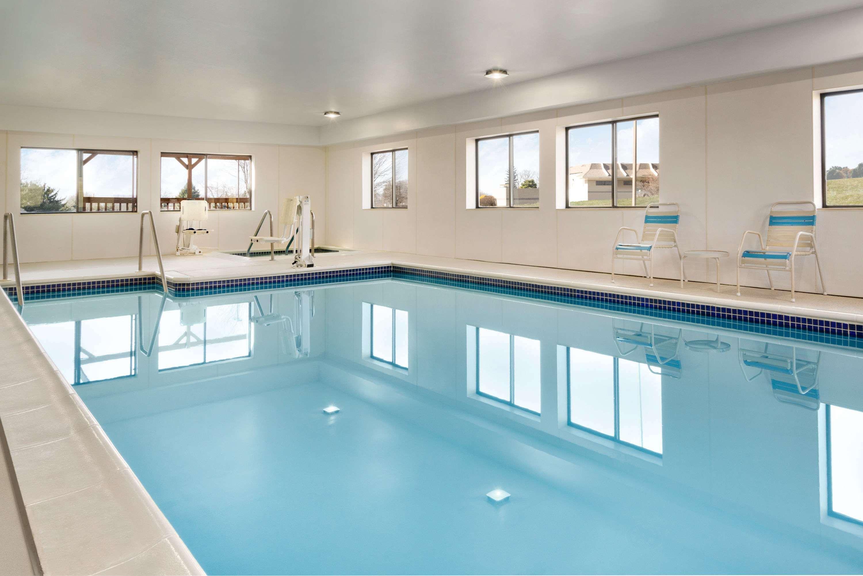 מלון Super 8 By Wyndham Chambersburg I-81 מראה חיצוני תמונה