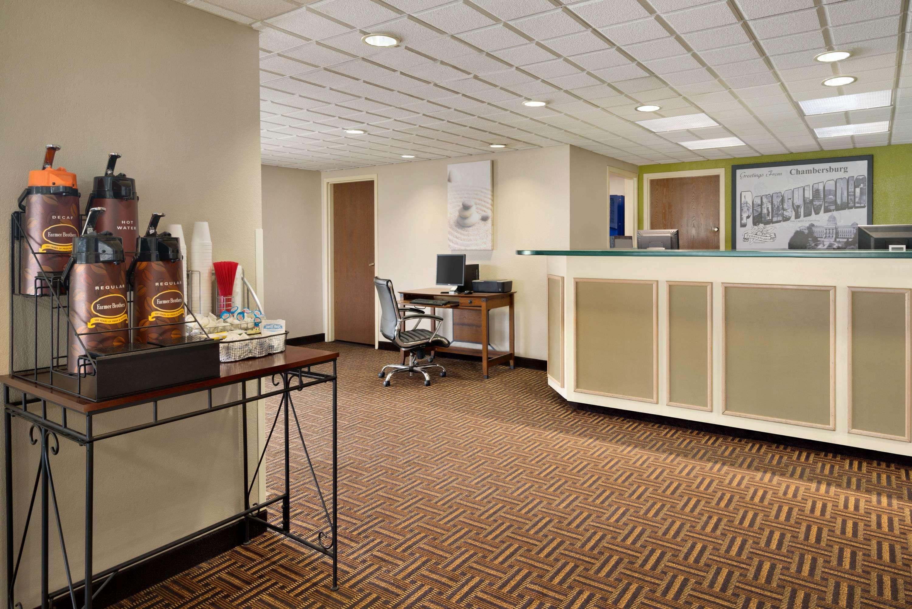 מלון Super 8 By Wyndham Chambersburg I-81 מראה חיצוני תמונה