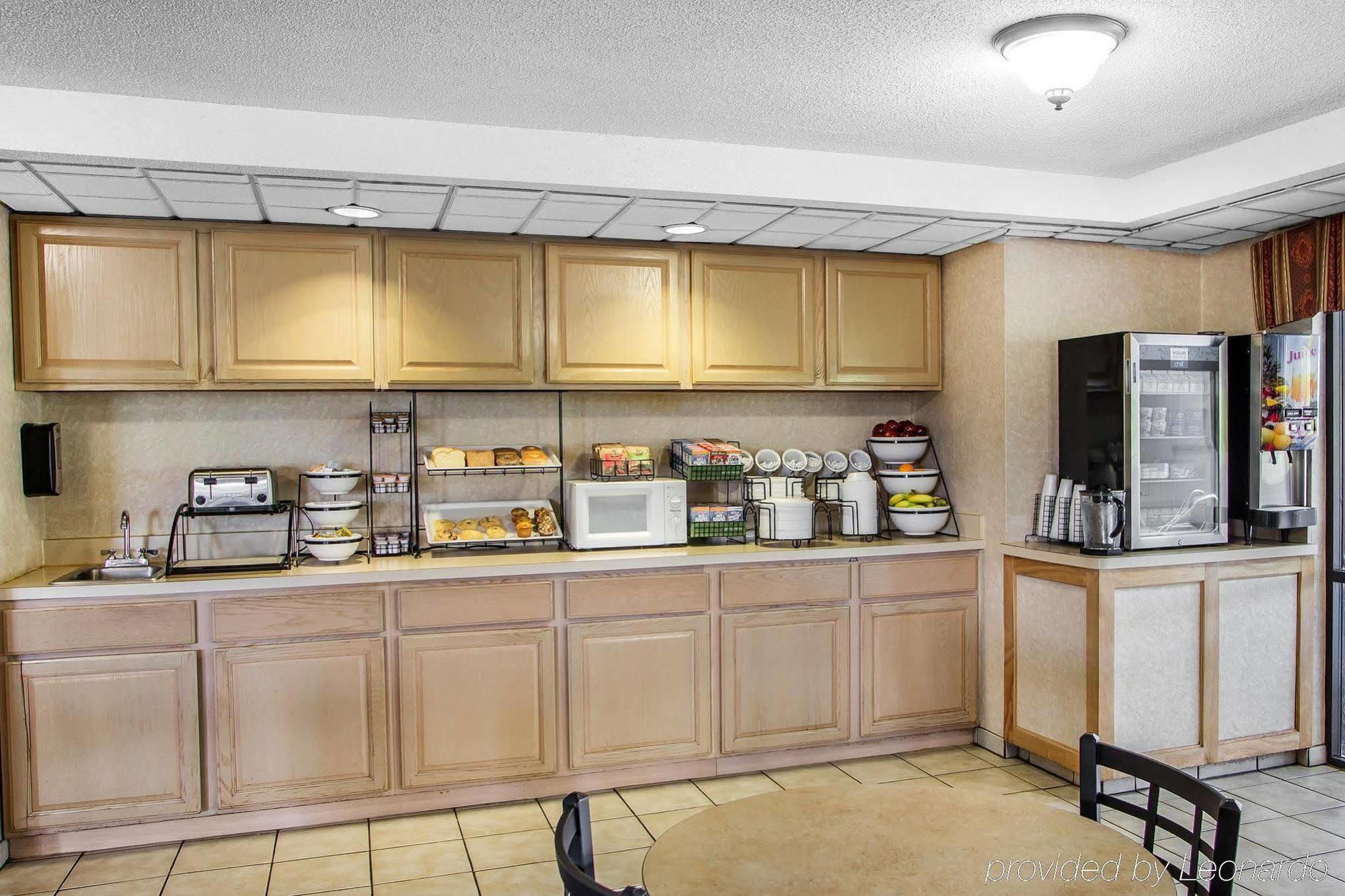 מלון Super 8 By Wyndham Chambersburg I-81 מראה חיצוני תמונה