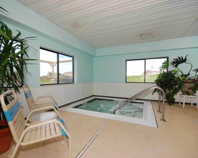 מלון Super 8 By Wyndham Chambersburg I-81 מראה חיצוני תמונה